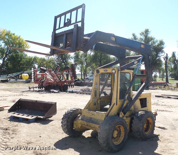 image for item DW9171 Ford L785 skid steer