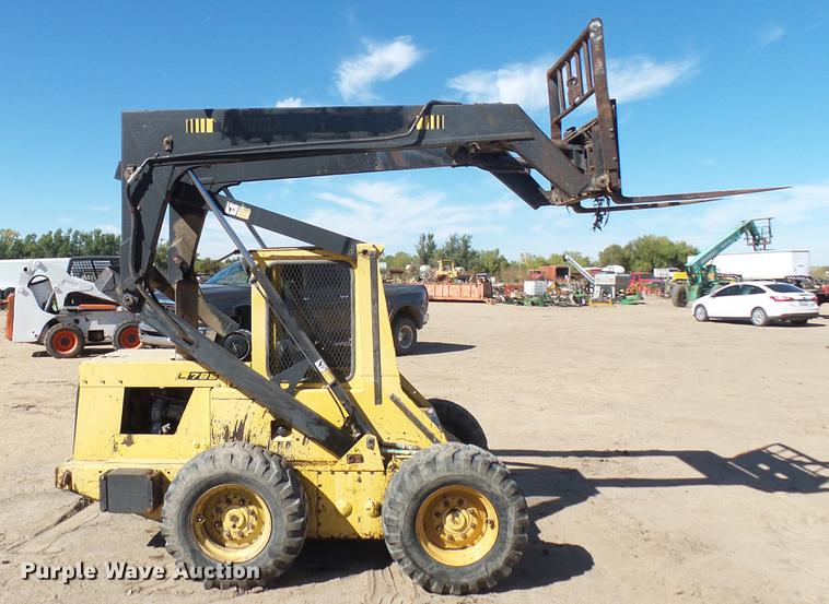 image for item DW9171 Ford L785 skid steer