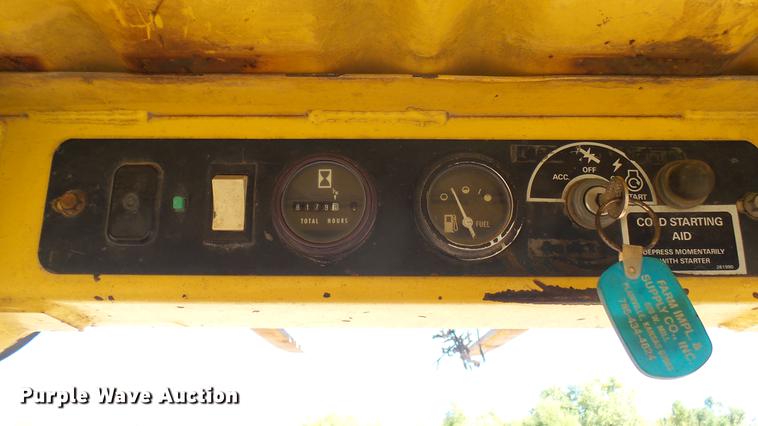 image for item DW9171 Ford L785 skid steer