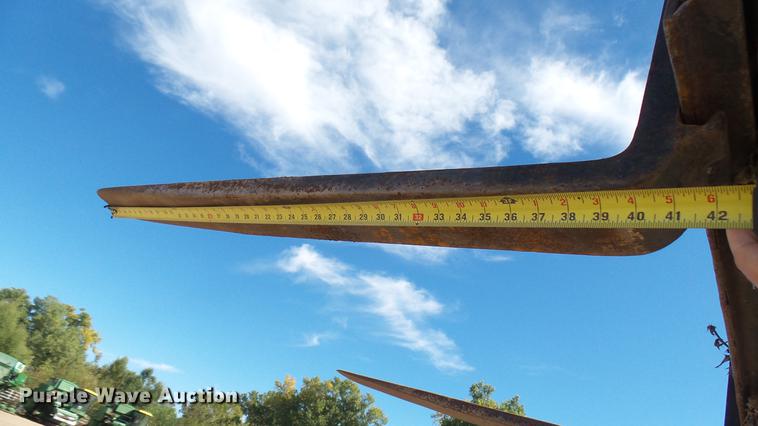 image for item DW9171 Ford L785 skid steer