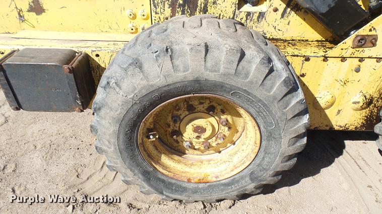 image for item DW9171 Ford L785 skid steer