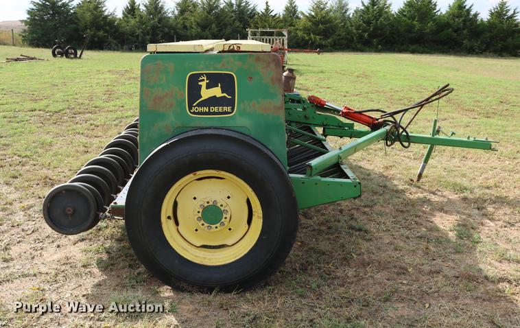 image for item DW9947 John Deere 8350 grain drill