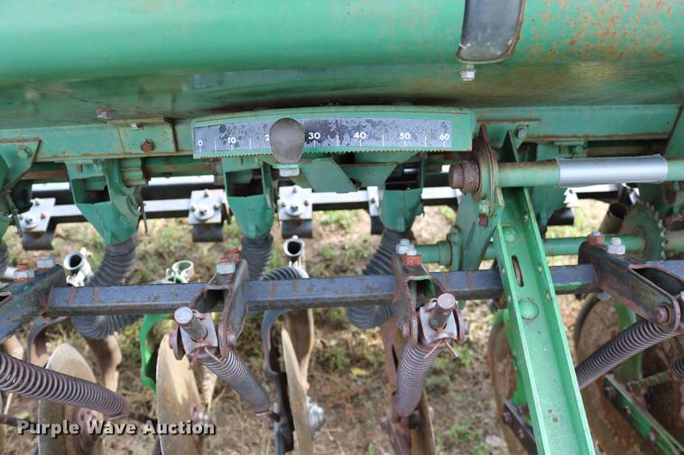 image for item DW9947 John Deere 8350 grain drill