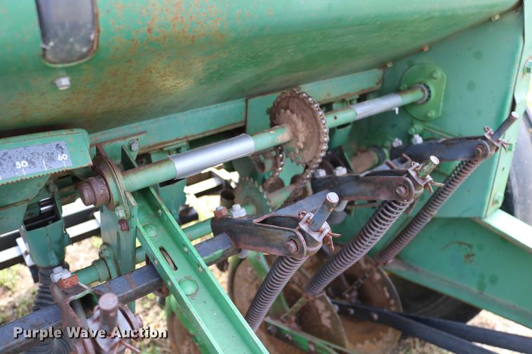 image for item DW9947 John Deere 8350 grain drill