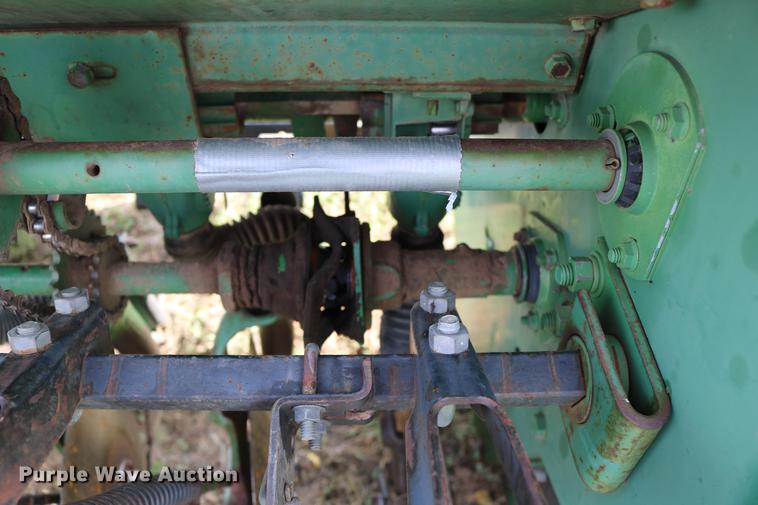 image for item DW9947 John Deere 8350 grain drill