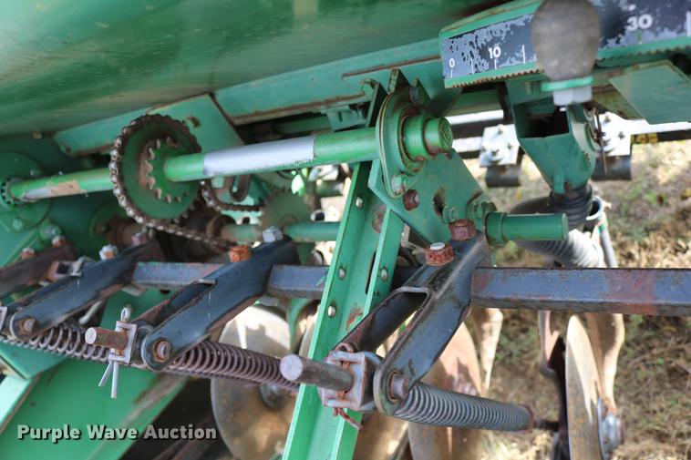 image for item DW9947 John Deere 8350 grain drill