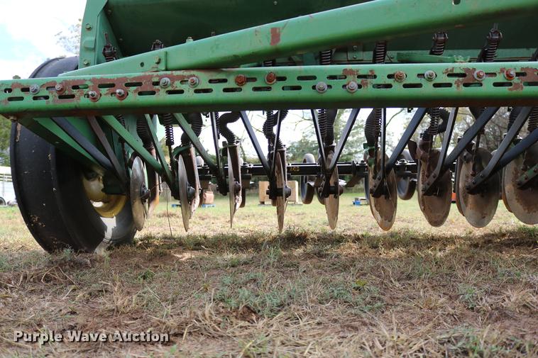 image for item DW9947 John Deere 8350 grain drill