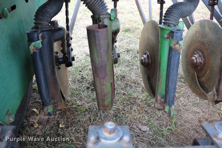 image for item DW9947 John Deere 8350 grain drill