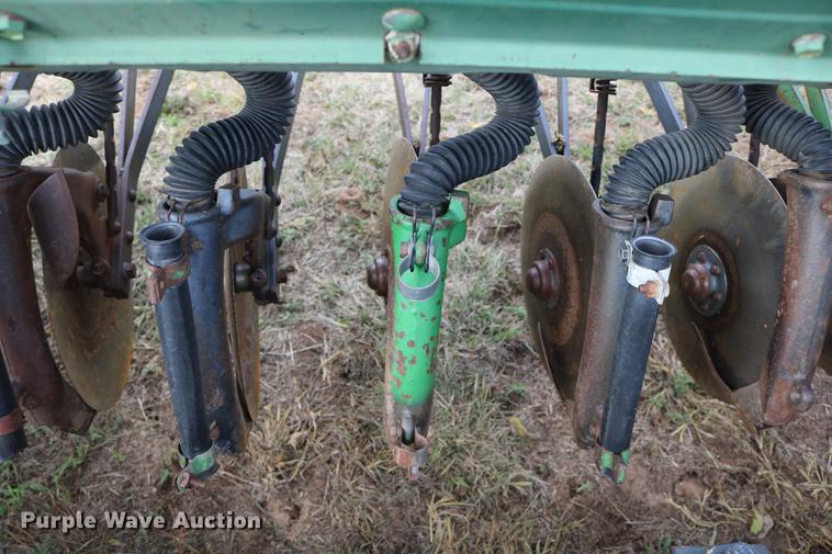 image for item DW9947 John Deere 8350 grain drill