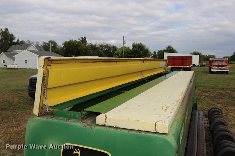 image for item DW9947 John Deere 8350 grain drill
