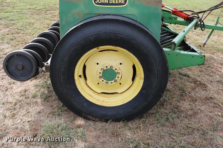 image for item DW9947 John Deere 8350 grain drill