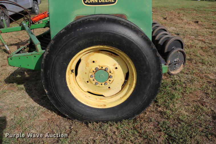 image for item DW9947 John Deere 8350 grain drill