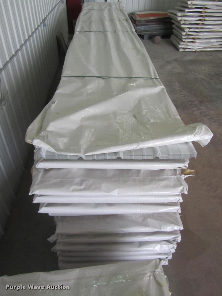 image for item G1484 (30) sheets of metal siding/roofing