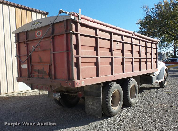 image for item K6340 1972 Chevrolet C60 grain truck