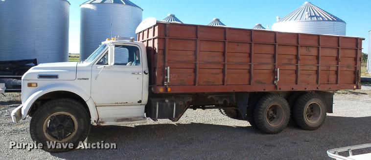 image for item K6340 1972 Chevrolet C60 grain truck
