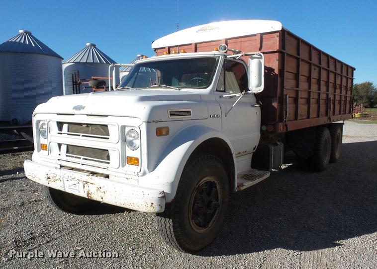 image for item K6340 1972 Chevrolet C60 grain truck