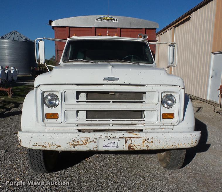 image for item K6340 1972 Chevrolet C60 grain truck