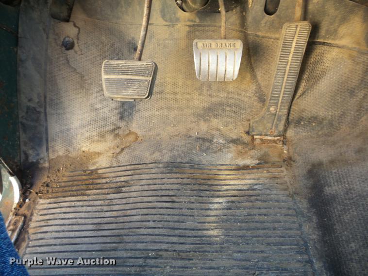 image for item K6340 1972 Chevrolet C60 grain truck