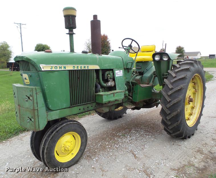 image for item L5640 1971 John Deere 3010 tractor
