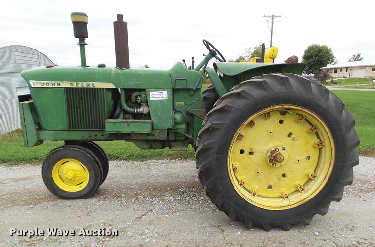 image for item L5640 1971 John Deere 3010 tractor