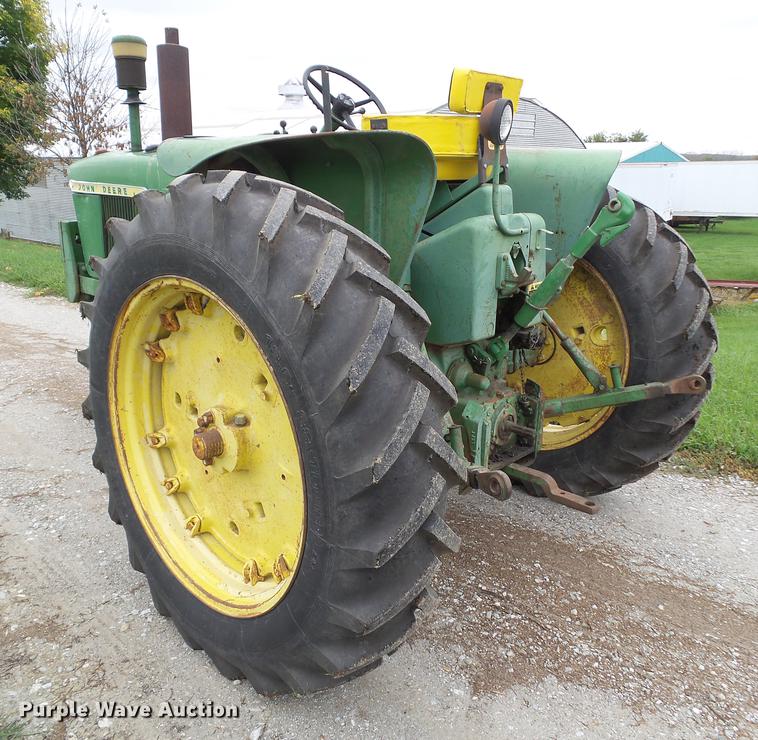 image for item L5640 1971 John Deere 3010 tractor