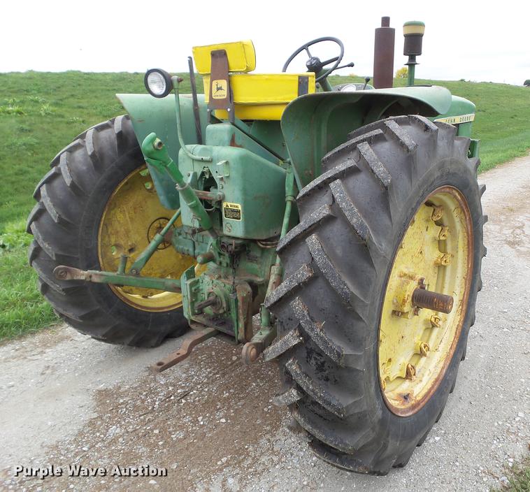 image for item L5640 1971 John Deere 3010 tractor
