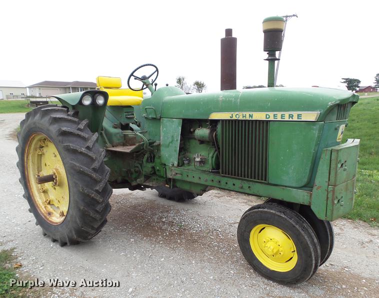 image for item L5640 1971 John Deere 3010 tractor