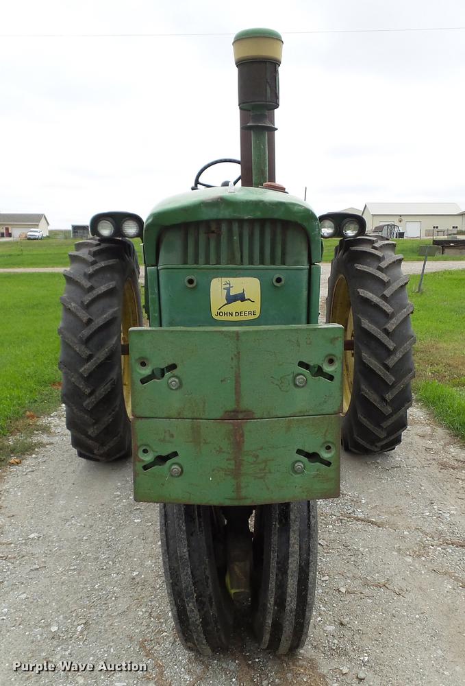 image for item L5640 1971 John Deere 3010 tractor