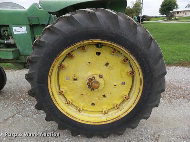 image for item L5640 1971 John Deere 3010 tractor