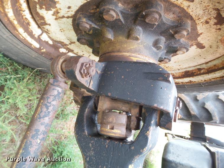 image for item L6656 1982 Allis Chalmers 8050 MFWD tractor