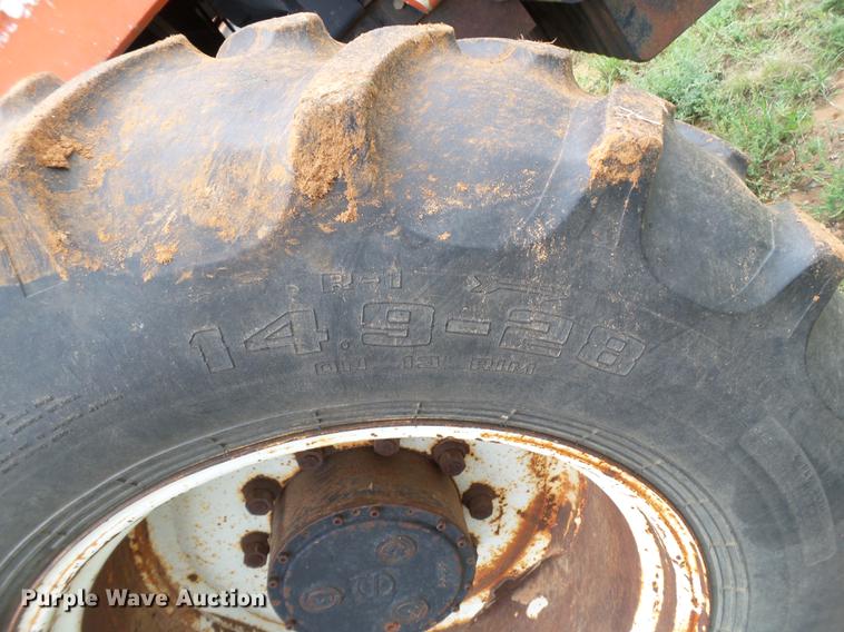 image for item L6656 1982 Allis Chalmers 8050 MFWD tractor