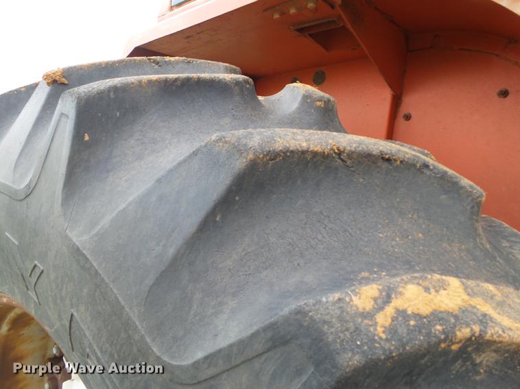 image for item L6656 1982 Allis Chalmers 8050 MFWD tractor