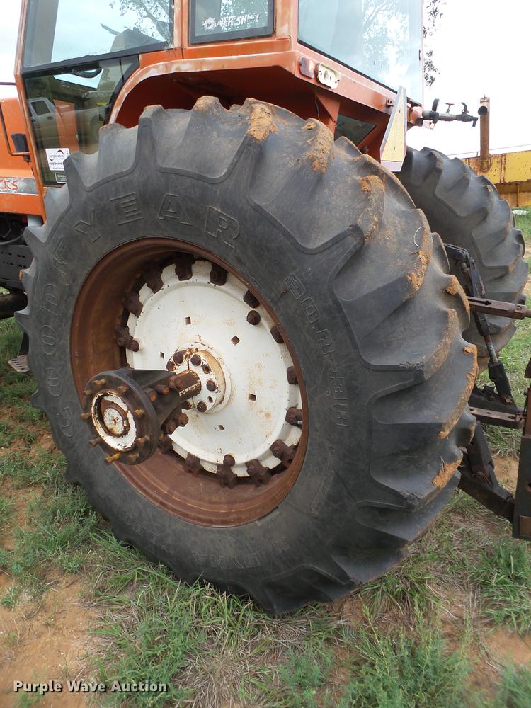 image for item L6656 1982 Allis Chalmers 8050 MFWD tractor