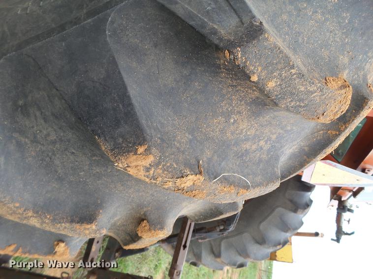 image for item L6656 1982 Allis Chalmers 8050 MFWD tractor