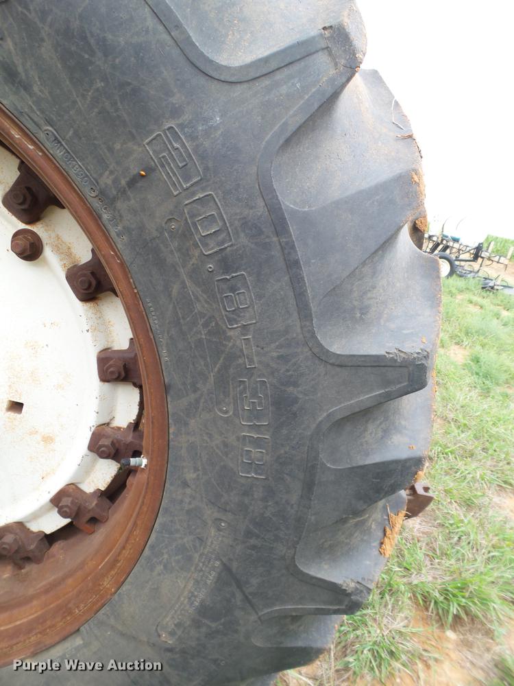 image for item L6656 1982 Allis Chalmers 8050 MFWD tractor