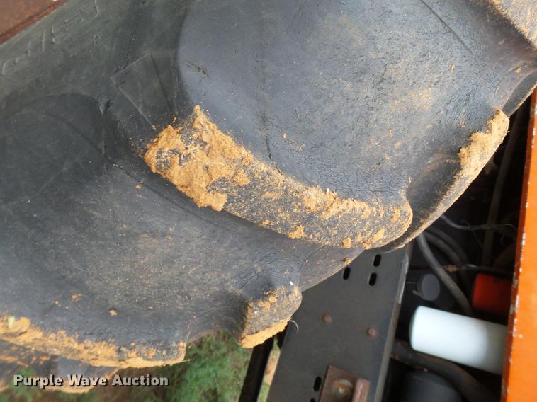 image for item L6656 1982 Allis Chalmers 8050 MFWD tractor