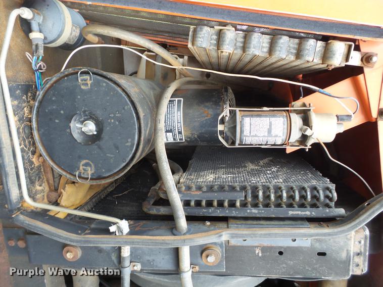 image for item L6656 1982 Allis Chalmers 8050 MFWD tractor