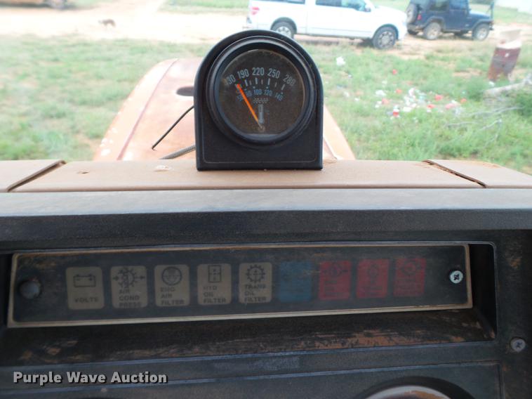 image for item L6656 1982 Allis Chalmers 8050 MFWD tractor