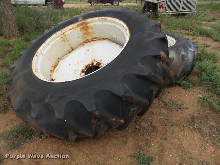 image for item L6656 1982 Allis Chalmers 8050 MFWD tractor