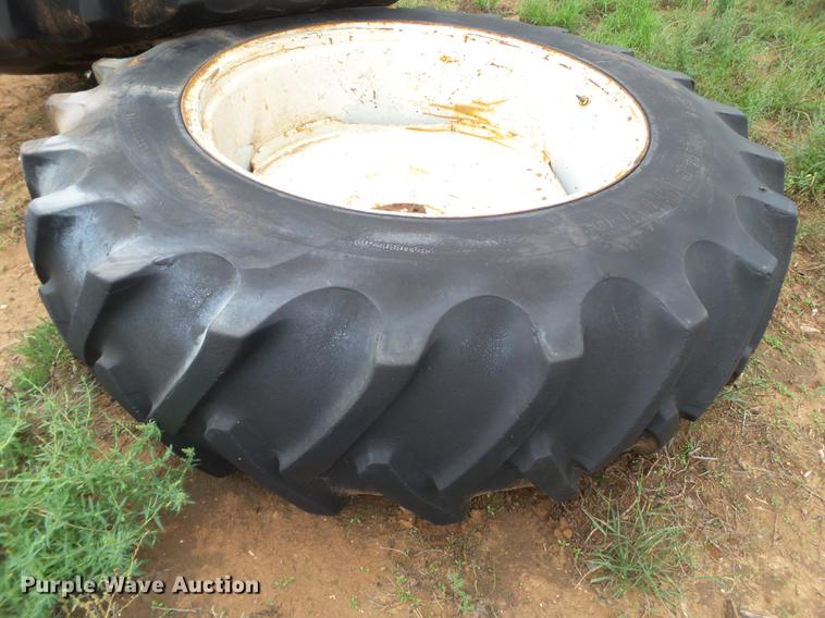 image for item L6656 1982 Allis Chalmers 8050 MFWD tractor