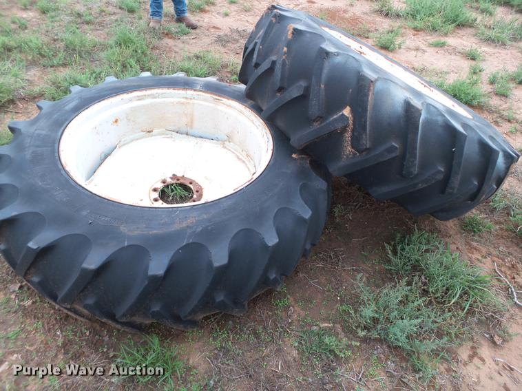 image for item L6656 1982 Allis Chalmers 8050 MFWD tractor