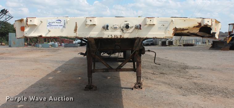 image for item DB0236 1974 Fontaine flatbed trailer