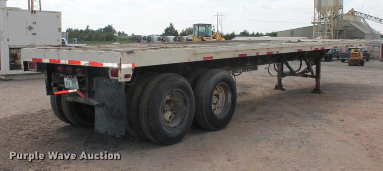 image for item DB0236 1974 Fontaine flatbed trailer