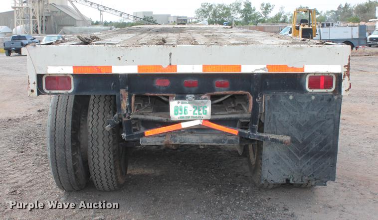 image for item DB0236 1974 Fontaine flatbed trailer