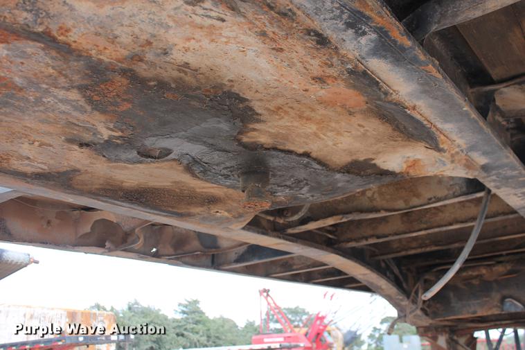 image for item DB0236 1974 Fontaine flatbed trailer