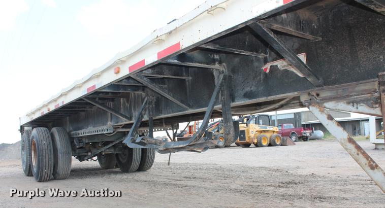image for item DB0236 1974 Fontaine flatbed trailer