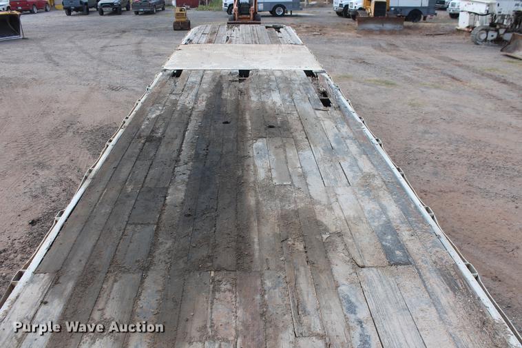 image for item DB0236 1974 Fontaine flatbed trailer