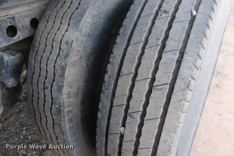 image for item DB0236 1974 Fontaine flatbed trailer