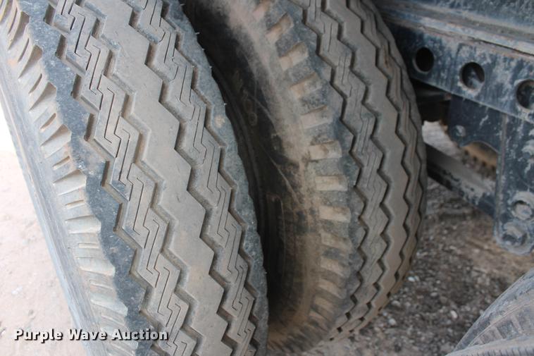 image for item DB0236 1974 Fontaine flatbed trailer