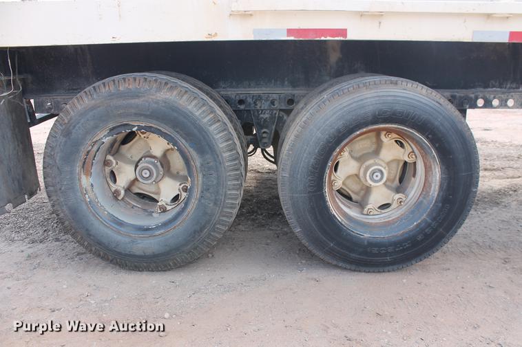 image for item DB0236 1974 Fontaine flatbed trailer